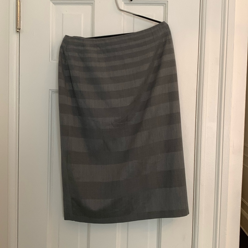Christian Dior Boutique vintage gray silk and wool skirt. In very good condition